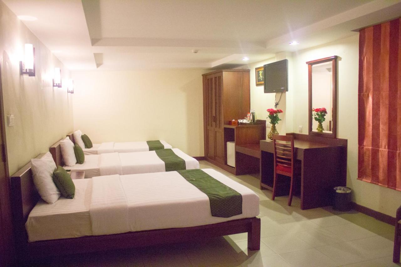 V N E Hotel Phnom Penh Exterior foto
