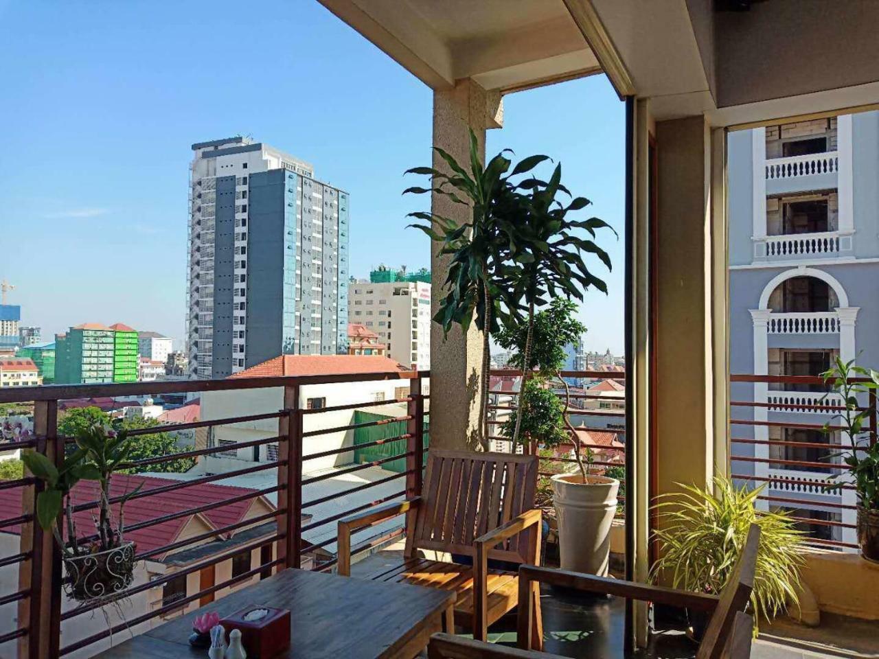 V N E Hotel Phnom Penh Exterior foto